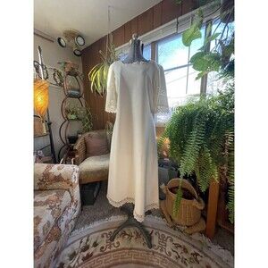 Vintage 70s Butte Knit Union Made Off-White Lace Trimmed Dress